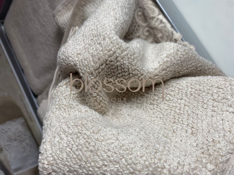 Комплект махрових рушників з мереживом Maison d'or, NEW TRENDY, beige 8578 фото