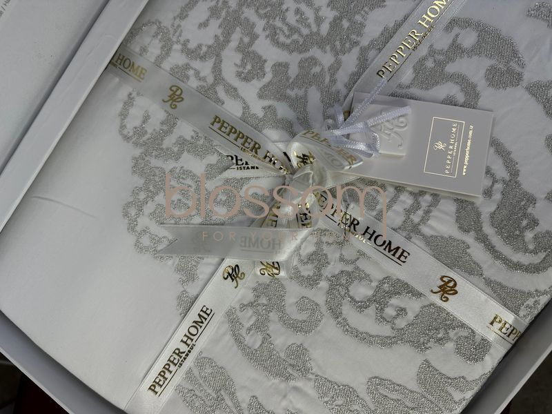 Комплект постільної білизни з вишивкою преміум сатин Viktoria cream-silver євро PEPPER HOME 8791 фото
