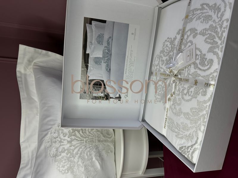 Комплект постільної білизни з вишивкою преміум сатин Viktoria cream-silver євро PEPPER HOME 8791 фото