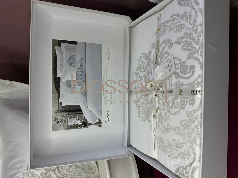 Комплект постільної білизни з вишивкою преміум сатин Viktoria cream-silver євро PEPPER HOME 8791 фото