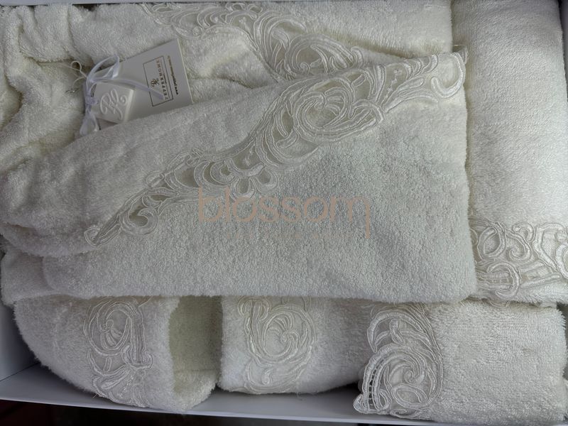 Банный комплект с халатом и полотенцами модель MARIE L-XL, Pepper home 6990 фото