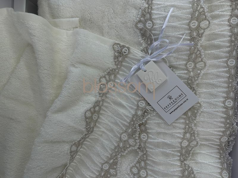 Комплект махрових рушників з мереживом Joelle set, Pepper home 202 фото