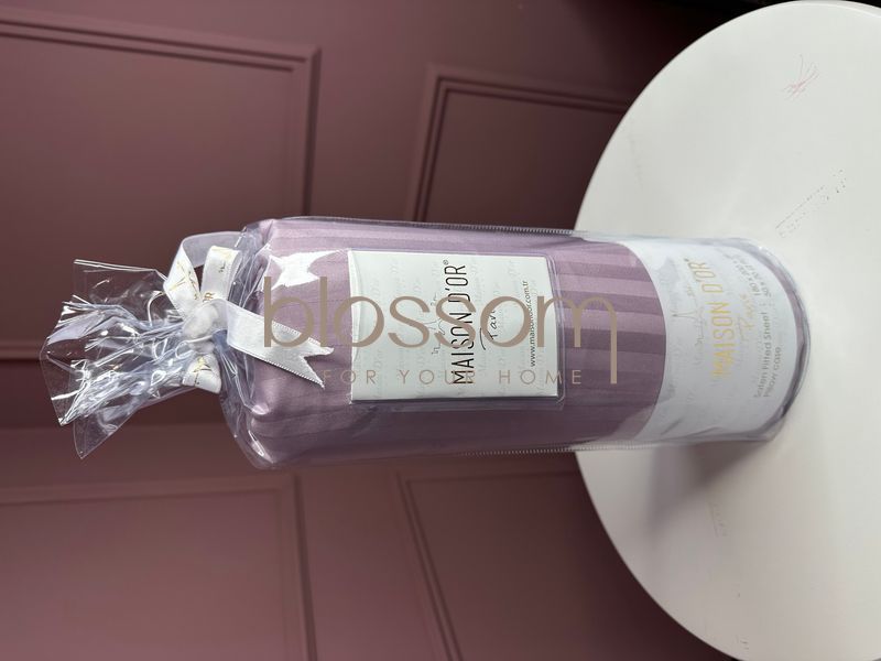 Простыня сатиновая на резинке Maison d'or lilac 180-200 1050 фото Простыня сатиновая на резинке Maison d'or lilac 180-200 1050 фото