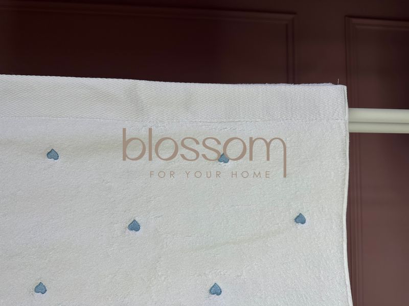 Махрові рушники поштучно з вишитими серцями SOFT HEARTS white-blue,Maison d`or 85*150см 00910 фото
