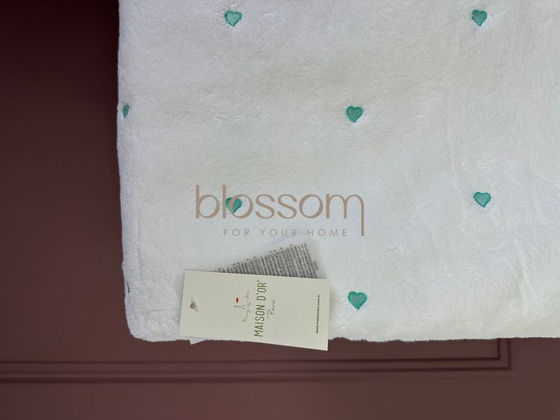 Махрові рушники поштучно з вишитими серцями SOFT HEARTS white-turquoise,Maison d`or 85*150см 00911 фото