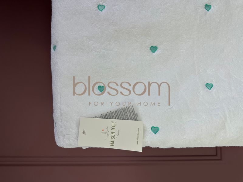 Махровые полотенца поштучно с вышитыми сердцами SOFT HEARTS white-turquoise, Maison d`or,85*150см 00911 фото