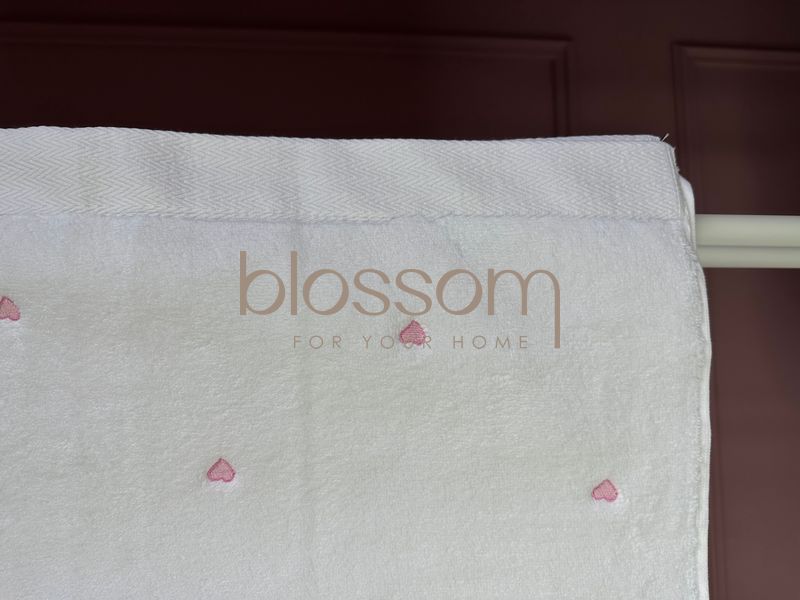 Махрові рушники поштучно з вишитими серцями SOFT HEARTS white-pink,Maison d`or 85*150см 00912 фото