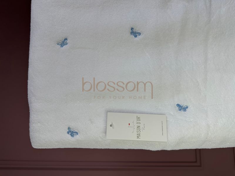 Махрові рушники поштучно з вишивкою метелики  SOFT BUTTERFLIES white-dark blue,Maison d`or 85*150см 00915 фото