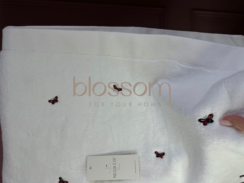 Махрові рушники поштучно з вишивкою метелики  SOFT BUTTERFLIES white-red,Maison d`or 85*150см 00916 фото