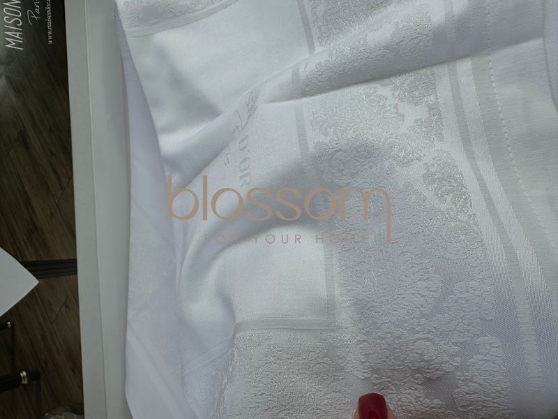 Скатертина та серветки модель MAGNOLE white,MAISON d'or 160-270, 8 серветок 8734 фото