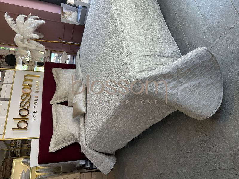 Люксовий комплект покривала з декоративними подушками та наволочками CELINE beige, PEPPER HOME 9892 фото