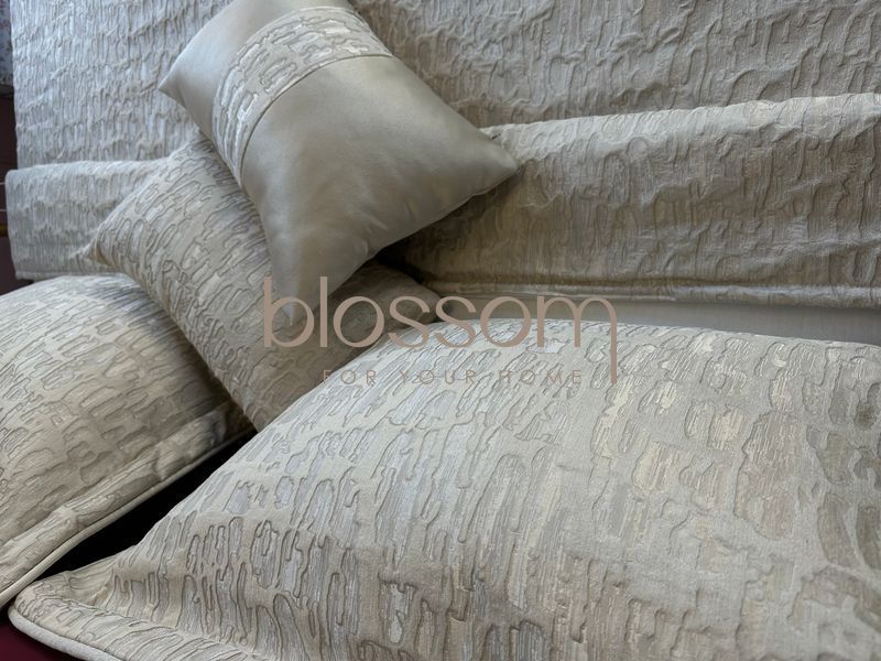 Люксовий комплект покривала з декоративними подушками та наволочками CELINE beige, PEPPER HOME 9892 фото