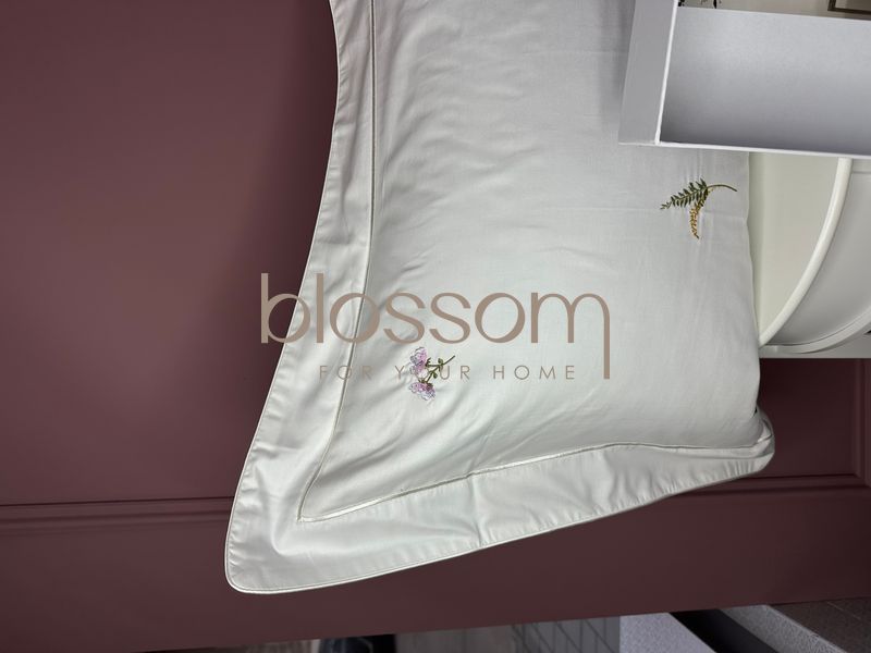 Сімейний комплект постільної білизни з вишивкою сатин люкс Brocade, TIVOLYO HOME 00365 фото