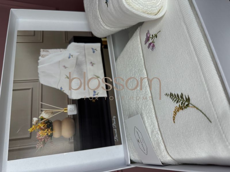 Комплект махрових рушників з вишивкою BROCADE , TIVOLYO HOME 00335 фото
