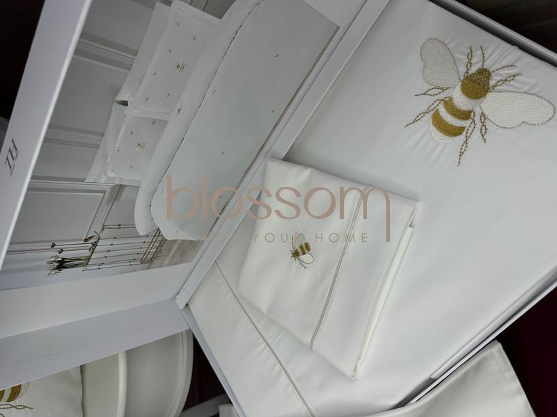 Комплект постельного белья с вышивкой люкс BEES, евро, TIVOLYO HOME 00958 фото