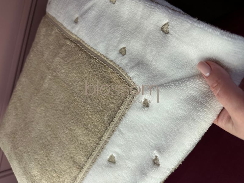Махровое покрывало с сердечками LAVOINE beige,160*240, MAISON D'OR 00925 фото