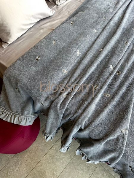 Махровое покрывало с вышивкой стрекозой LES AZZURES, grey, 160*240, MAISON D'OR 0701 фото