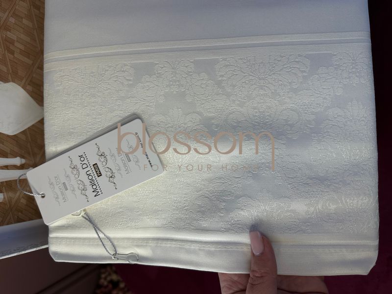 Изысканная скатерть модель RACHEL ecru,MAISON d'or 160-270 см 0122 фото