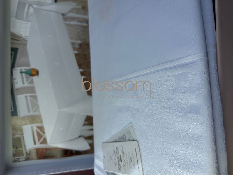 Изысканная скатерть модель RACHEL white,MAISON d'or 160-270 см 0123 фото