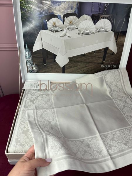 Скатерть и салфетки модель MAGNOLE stone ,MAISON d'or 160-270, 8 салфеток 00865 фото