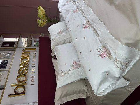 Комплект постільної білизни з вишивкою люкс сатин Rosenna, євро DANTELA 46 фото