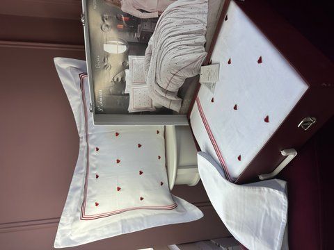 Комплект постільної білизни з вишивкою серця преміум сатин L`AMOUR red, Maison d'or, євро 7631 фото