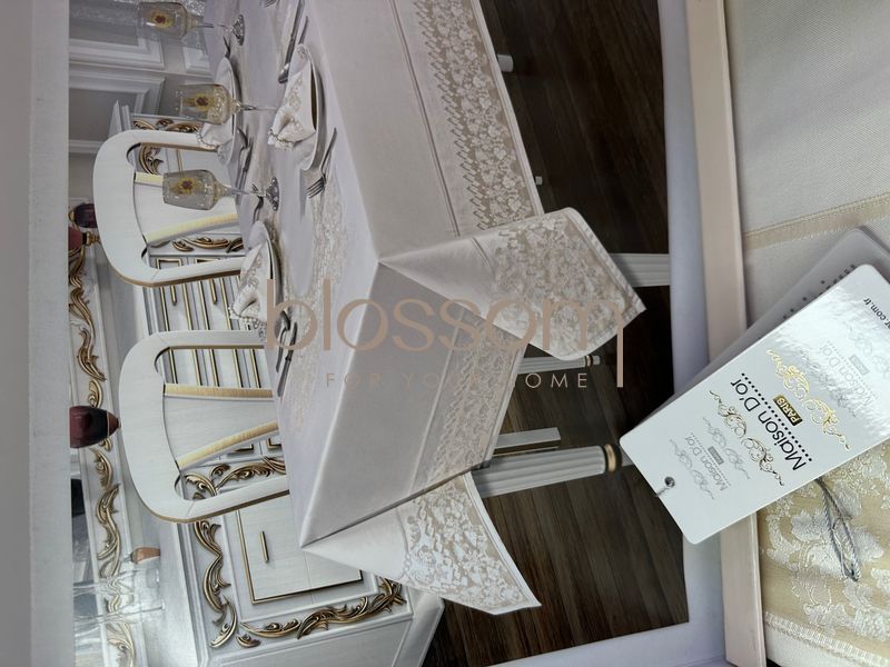 Скатертина та серветки модель PALMER beige ,MAISON d'or 160-270, 6 серветок 00935 фото