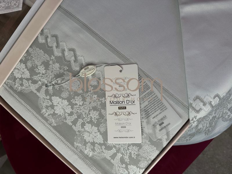 Скатертина та серветки модель PALMER gri,MAISON d'or 160-320, 8 серветок 00936 фото