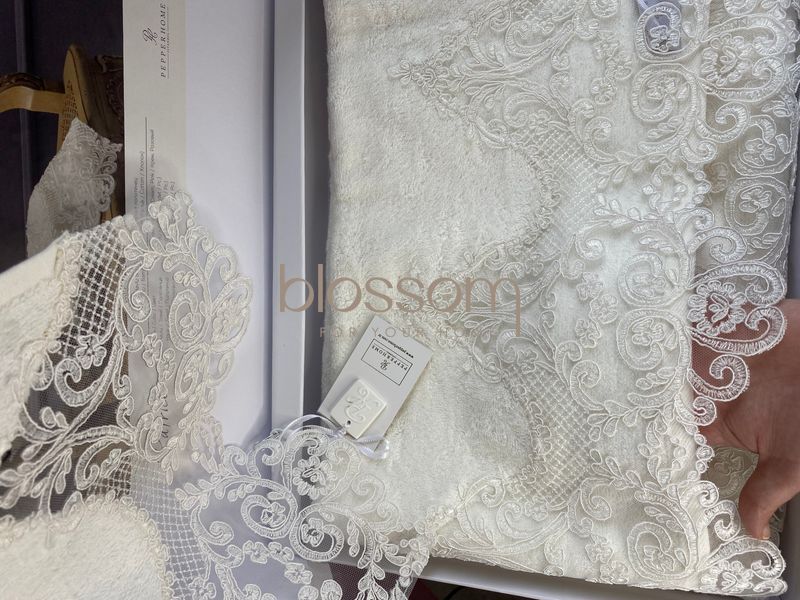 Набор махровых полотенец с кружевом Pepper Home, PATRICE towel set 9594 фото