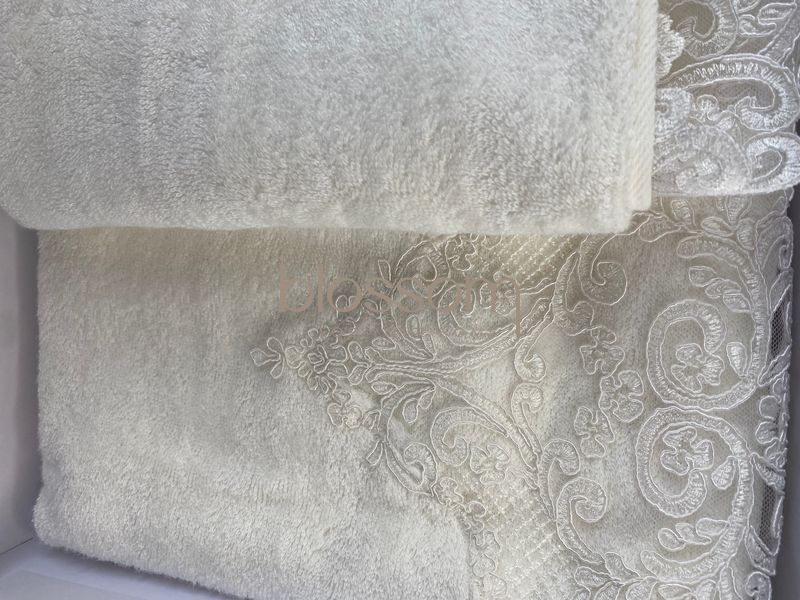 Набор махровых полотенец с кружевом Pepper Home, PATRICE towel set 9594 фото