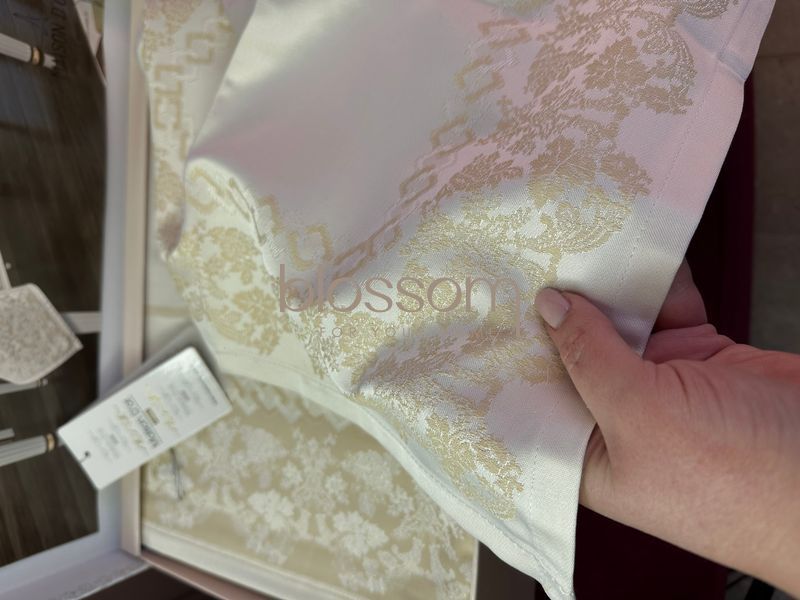 Скатертина та серветки модель PALMER beige,MAISON d'or 160-320, 8 серветок 00937 фото