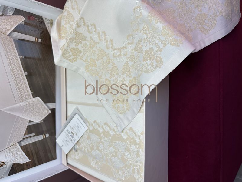 Скатертина та серветки модель PALMER beige,MAISON d'or 160-320, 8 серветок 00937 фото
